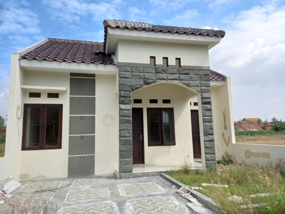 foto contoh rumah perumahan Grand Emerald Pengabean