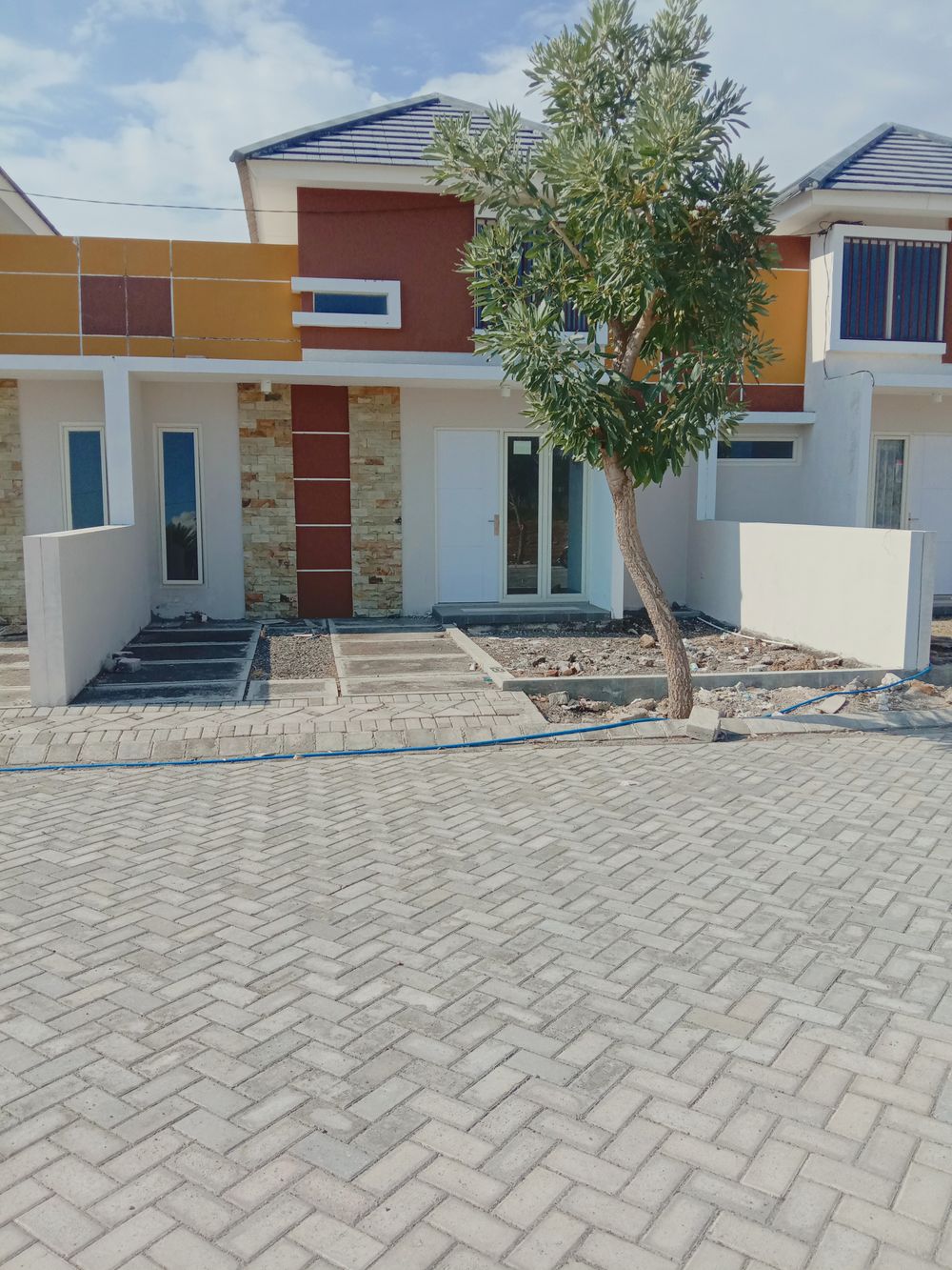 foto contoh rumah perumahan CERME SQUARE RESIDENCE