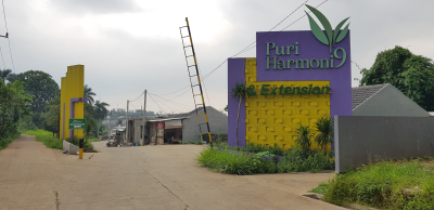 foto gerbang perumahan PURI HARMONI 9