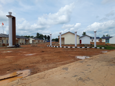 foto gerbang perumahan Madani Regency
