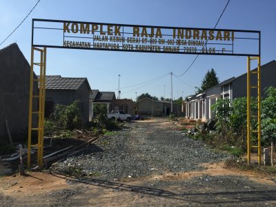 foto gerbang perumahan Raja Indrasari blok F