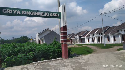 foto gerbang perumahan Griya Ringinrejo Asri