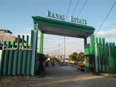 foto gerbang perumahan RANAU ESTATE SERANG 3
