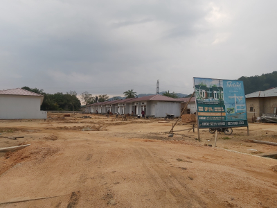 foto gerbang perumahan TOHOLAND NATIO