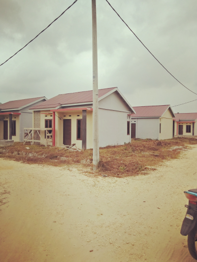 foto gerbang perumahan Putra kubang permai 5