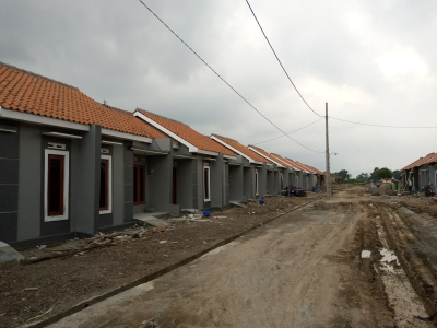 foto gerbang perumahan PERUM MAWAR INDAH SARIREJO 2