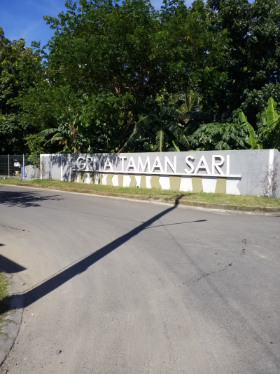 foto gerbang perumahan GRIYA TAMAN SARI