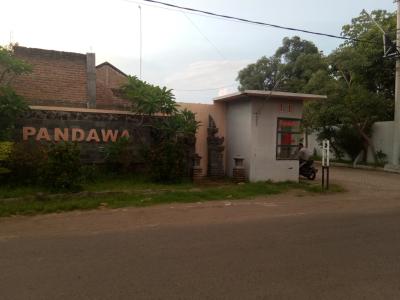 foto gerbang perumahan Pandawa regency