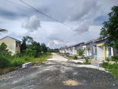 foto gerbang perumahan Darmarta Griya Borneo