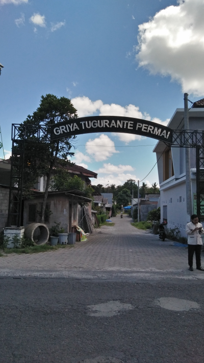 foto gerbang perumahan GRIYA TUGURANTE PERMAI