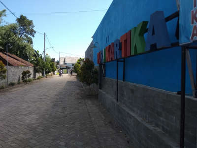 foto gerbang perumahan PURI KARTIKA