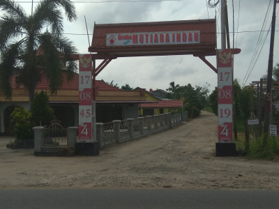 foto gerbang perumahan GRAHA MUTIARA INDAH