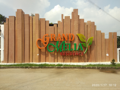 foto gerbang perumahan Grand Melia Residence