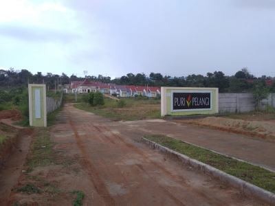 foto gerbang perumahan Puri Pelangi