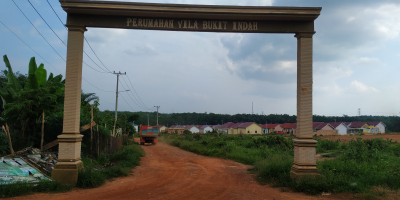 foto gerbang perumahan Villa bukit indah lanjutan