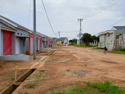 foto gerbang perumahan MUTIARA REGENCY