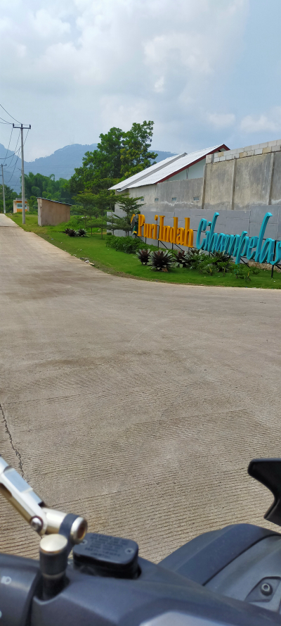 foto gerbang perumahan Puri Indah Cihampelas