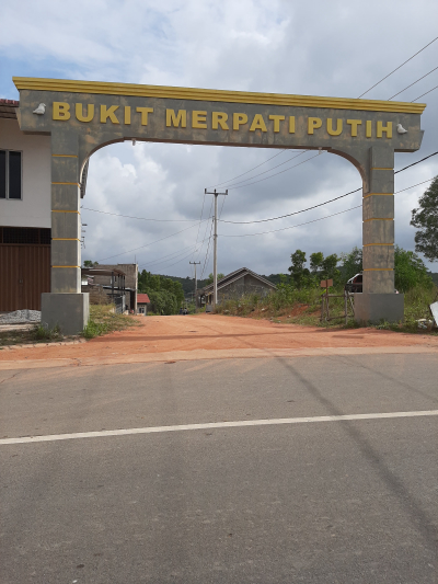 foto gerbang perumahan BUKIT MERPATI PUTIH TAHAP II