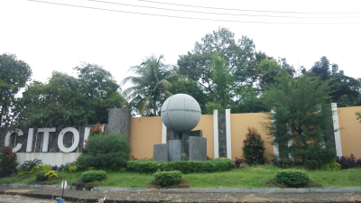 foto gerbang perumahan Cibungbulang Town Hill
