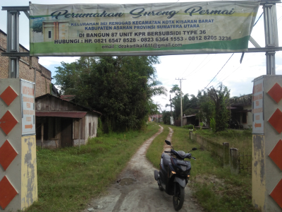 foto gerbang perumahan Sureng Permai
