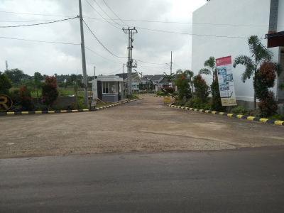 foto gerbang perumahan GOLDEN LAND REGENCY