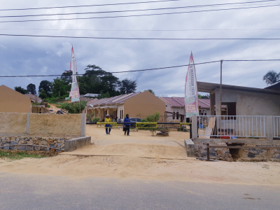 foto gerbang perumahan Puri Maharani Puuwatu