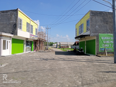 foto gerbang perumahan GRAHA PERMAI SUGIO