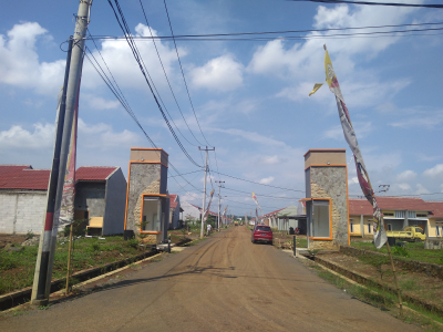 foto gerbang perumahan MAHKOTA GRAHA