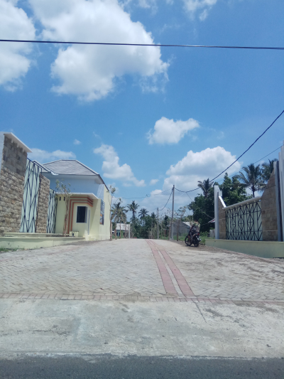 foto gerbang perumahan PERUMAHAN ISTANA PANTI