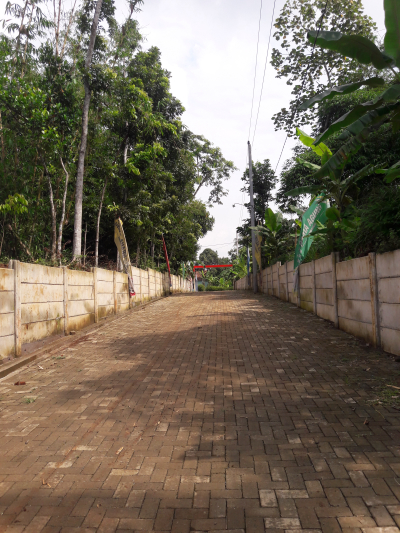 foto gerbang perumahan Graha Agung Karangnanas