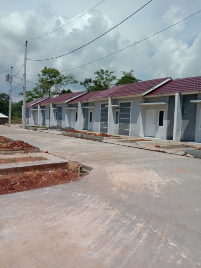 foto gerbang perumahan Mayong Park Residence