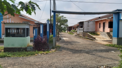 foto gerbang perumahan Griya Manik Cimanis