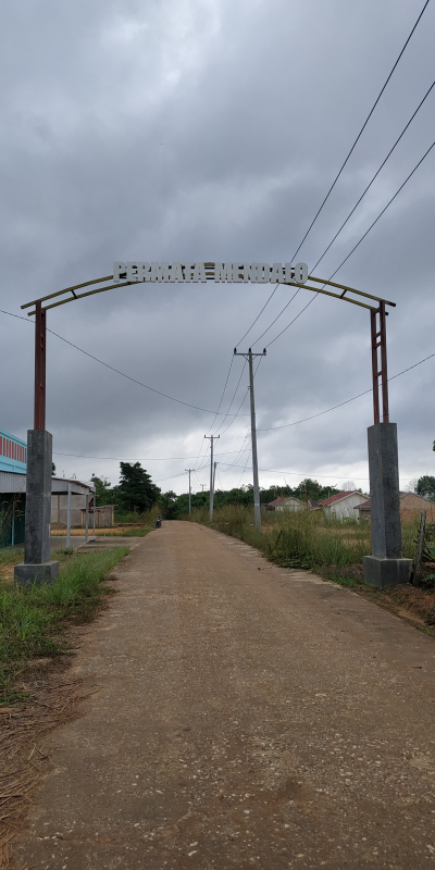 foto gerbang perumahan PERMATA MENDALO REGENCY