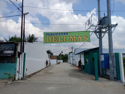 foto gerbang perumahan Deli mas