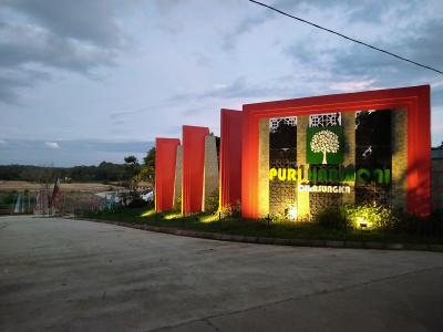 foto gerbang perumahan Puri Harmoni Cikasungka