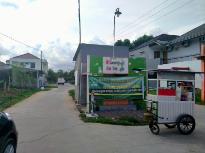 foto gerbang perumahan CIKAMPEK BERBUNGA