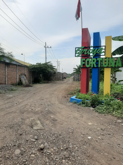foto gerbang perumahan GRIYA FORTUNA SEBANI