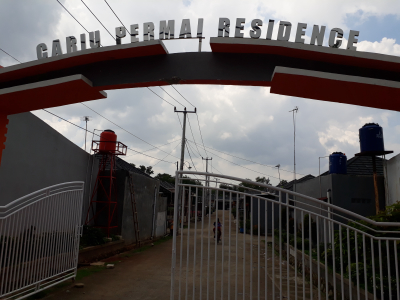 foto gerbang perumahan CARIU PERMAI RESIDENCE