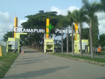 foto gerbang perumahan GRAMAPURI PERSADA