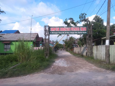 foto gerbang perumahan KOMPLEK BERANGAS PERMATA INDAH