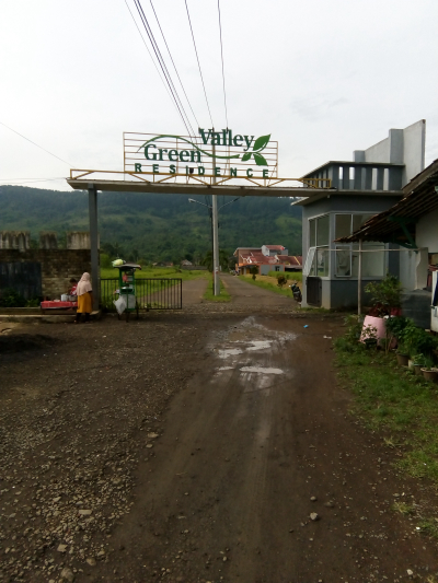 foto gerbang perumahan GREEN VALLEY