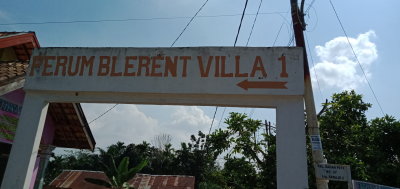 foto gerbang perumahan Blerent Villa