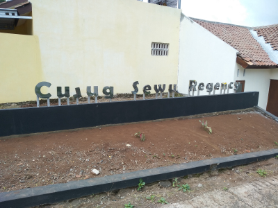 foto gerbang perumahan PERUM CURUG SEWU REGENCY