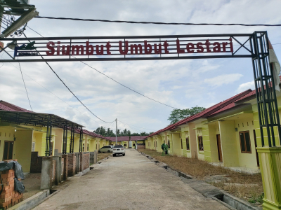 foto gerbang perumahan siumbut-umbut lestari