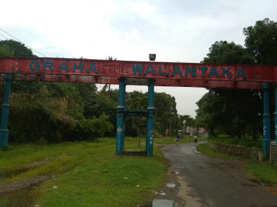 foto gerbang perumahan GRAHA WALANTAKA PT KERATON A.S