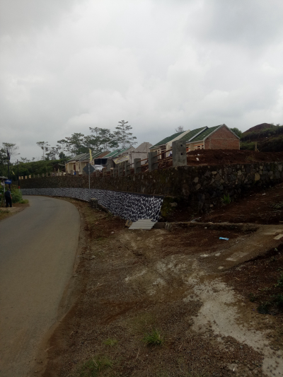 foto gerbang perumahan GRIYA WINAYA TARAJU