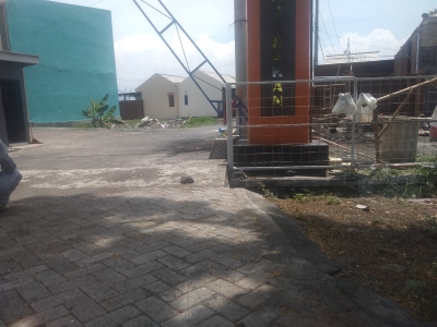 foto gerbang perumahan De'Kraton Pajarakan