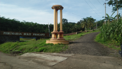 foto gerbang perumahan Perumahan Bukit Pringapus