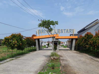 foto gerbang perumahan Griya Lestari