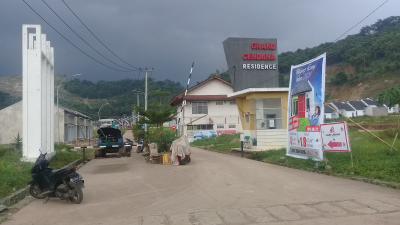 foto gerbang perumahan Grand Cendana Residence